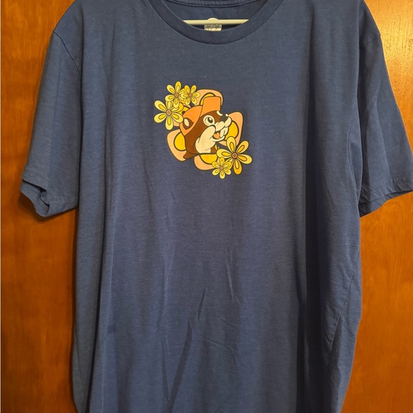 Just A Girl Who Loves Buc-ee’s shirt XL - Picture 2 of 3